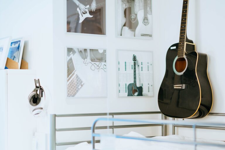 Słowa kluczowe: gitara, powieszenie